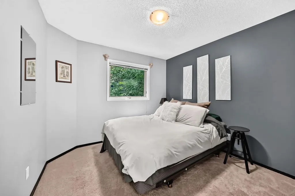 81 Sandalwood Court NW Calgary AB T3K 4B7