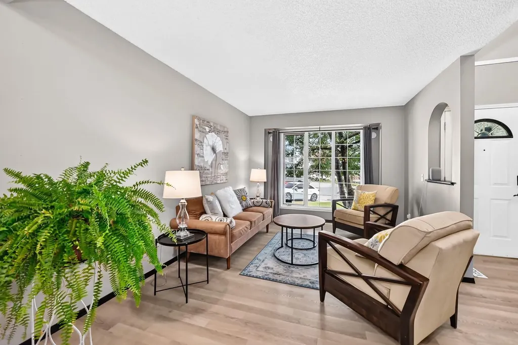 81 Sandalwood Court NW Calgary AB T3K 4B7