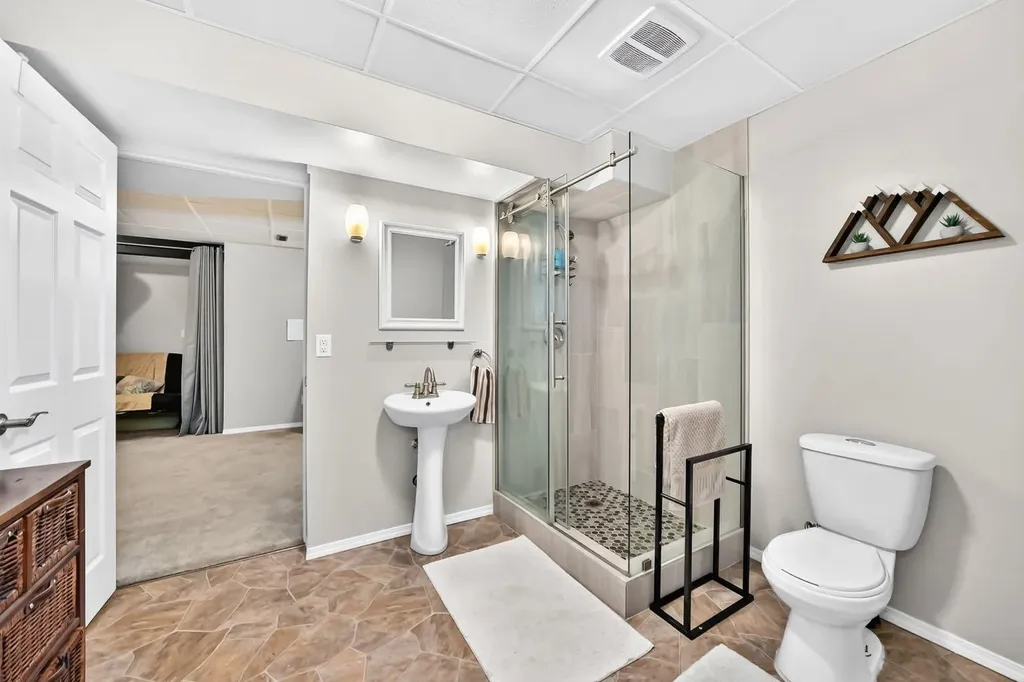 81 Sandalwood Court NW Calgary AB T3K 4B7