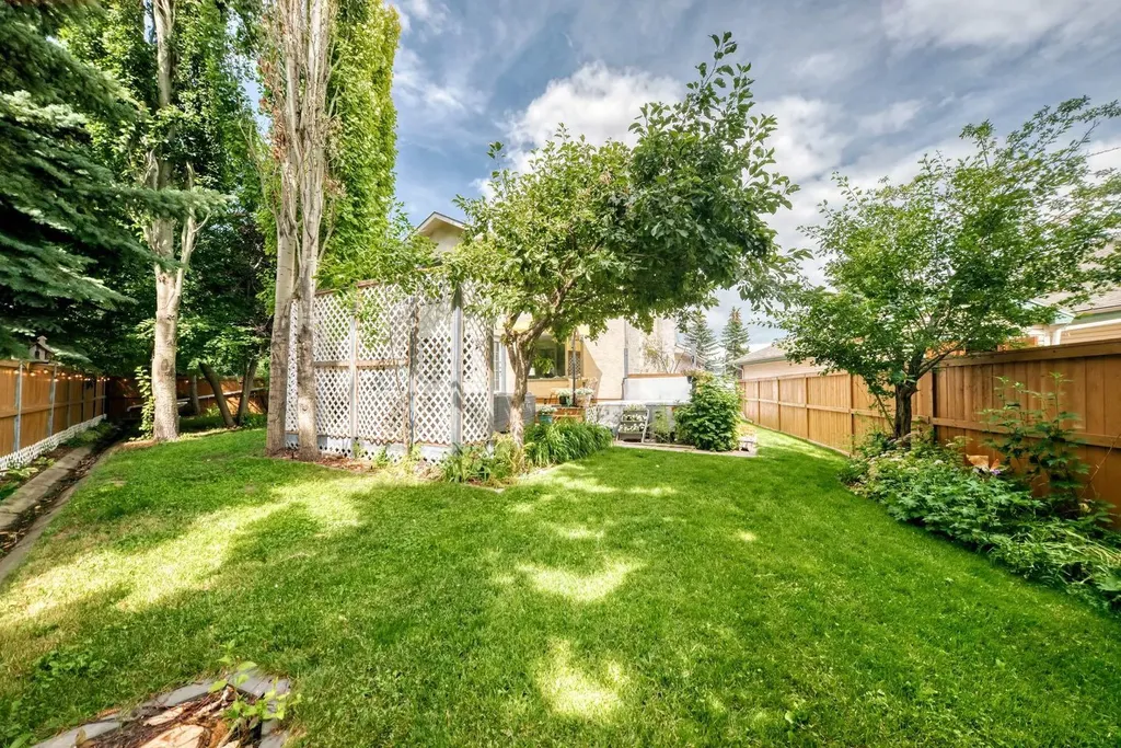 81 Sandalwood Court NW Calgary AB T3K 4B7