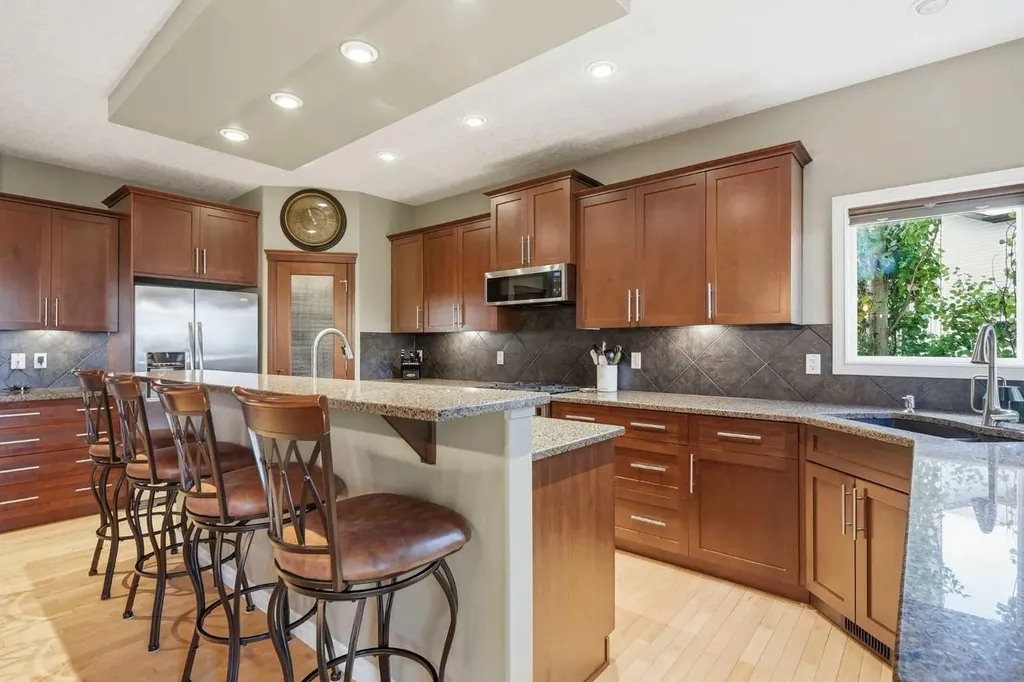 68 Drake Landing Way Okotoks AB T1S 0C3