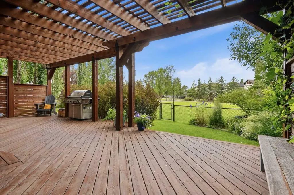 68 Drake Landing Way Okotoks AB T1S 0C3