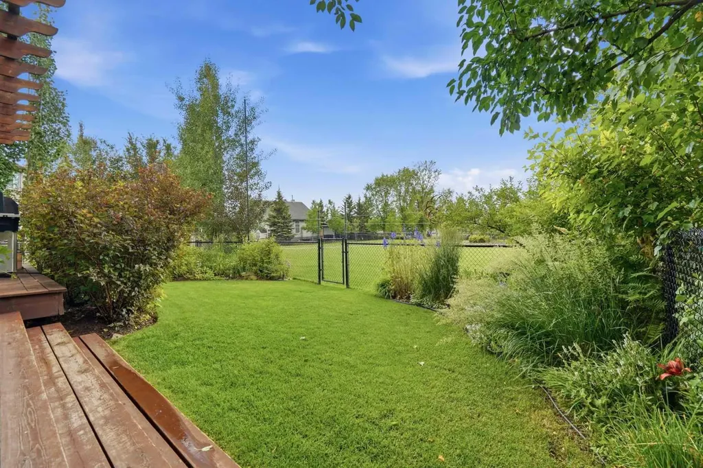 68 Drake Landing Way Okotoks AB T1S 0C3