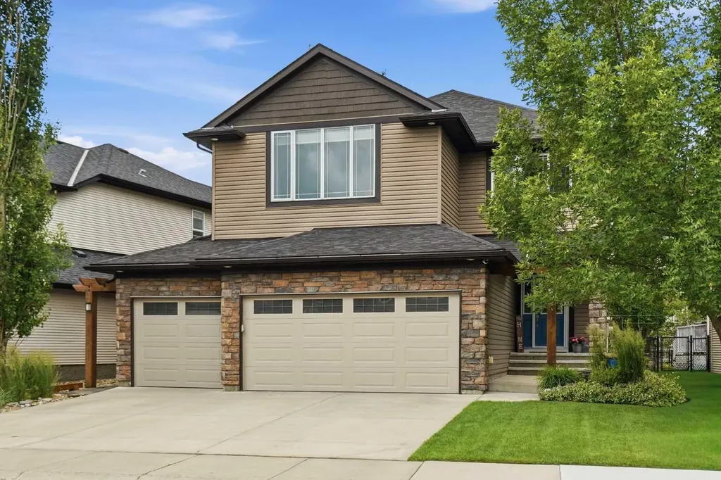 68 Drake Landing Way Okotoks AB T1S 0C3