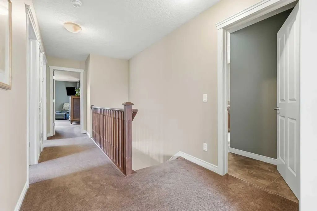 68 Drake Landing Way Okotoks AB T1S 0C3