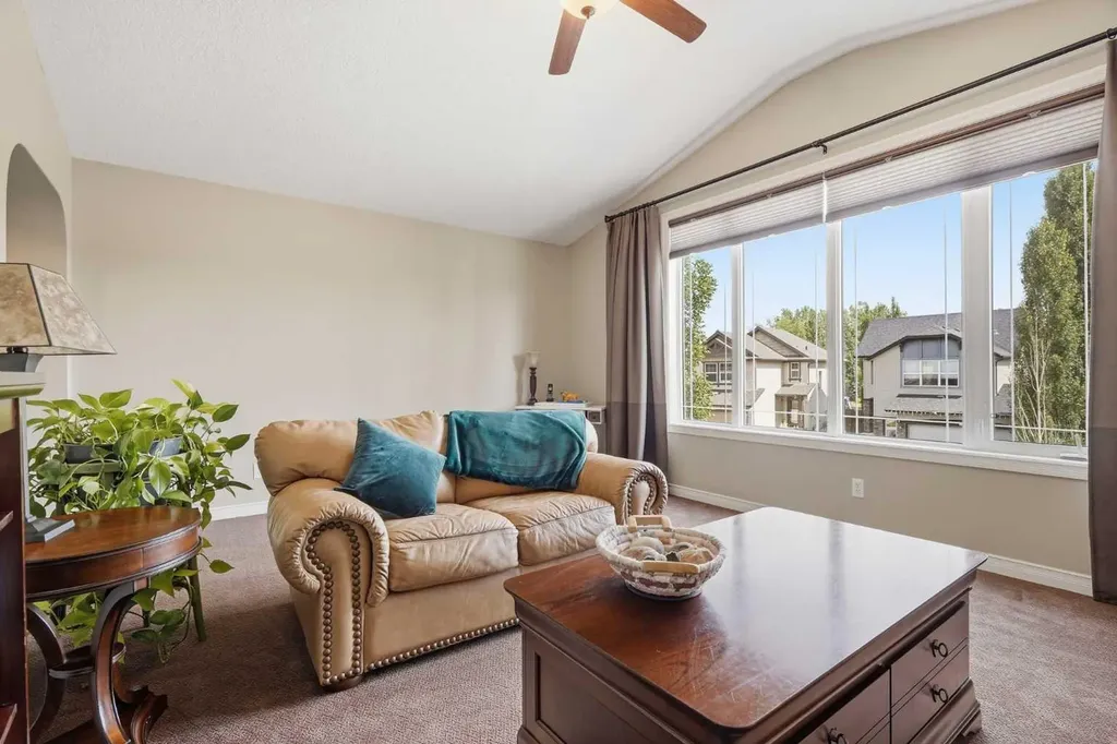68 Drake Landing Way Okotoks AB T1S 0C3