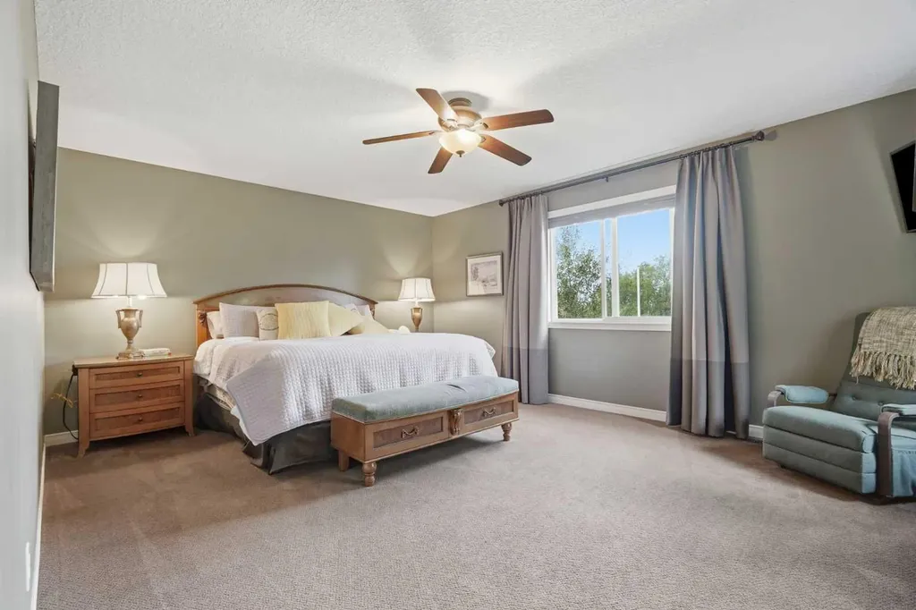 68 Drake Landing Way Okotoks AB T1S 0C3