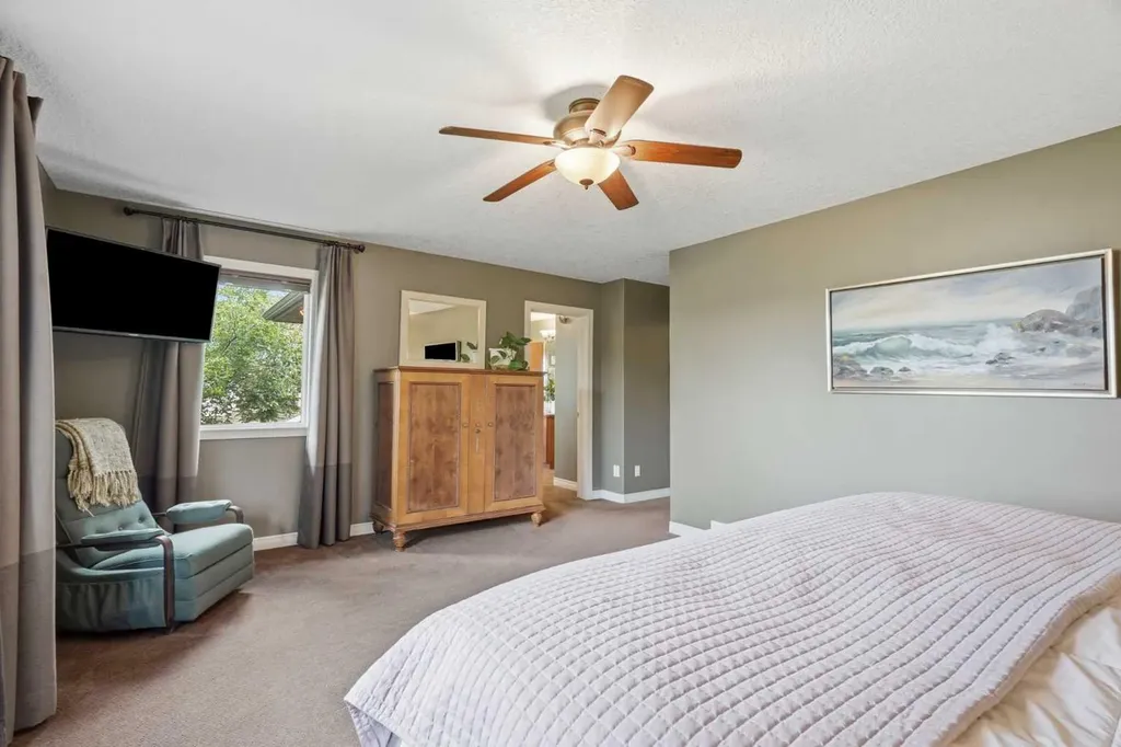 68 Drake Landing Way Okotoks AB T1S 0C3