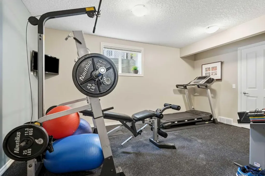 68 Drake Landing Way Okotoks AB T1S 0C3