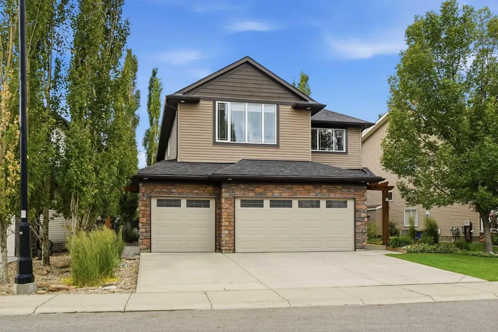 68 Drake Landing Way Okotoks AB T1S 0C3