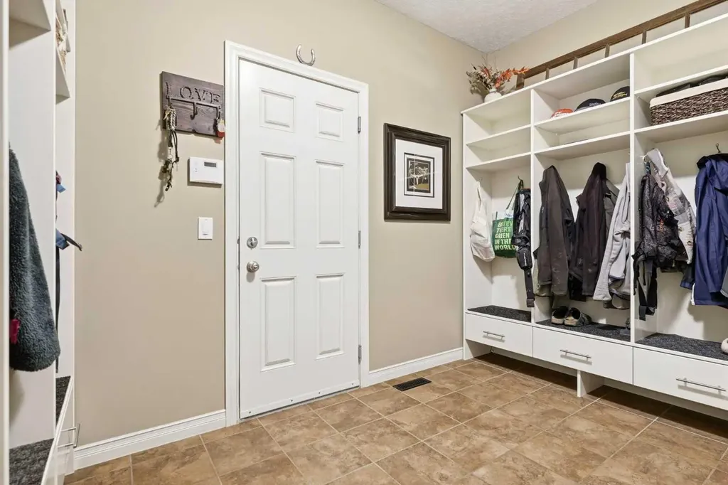 68 Drake Landing Way Okotoks AB T1S 0C3