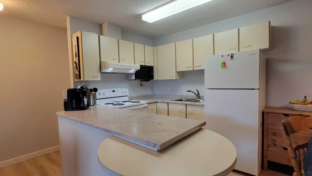 2013 Edenwold Heights NW Calgary AB T3A3Y2