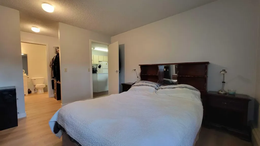 2013 Edenwold Heights NW Calgary AB T3A3Y2