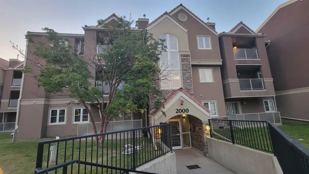 2013 Edenwold Heights NW Calgary AB T3A3Y2