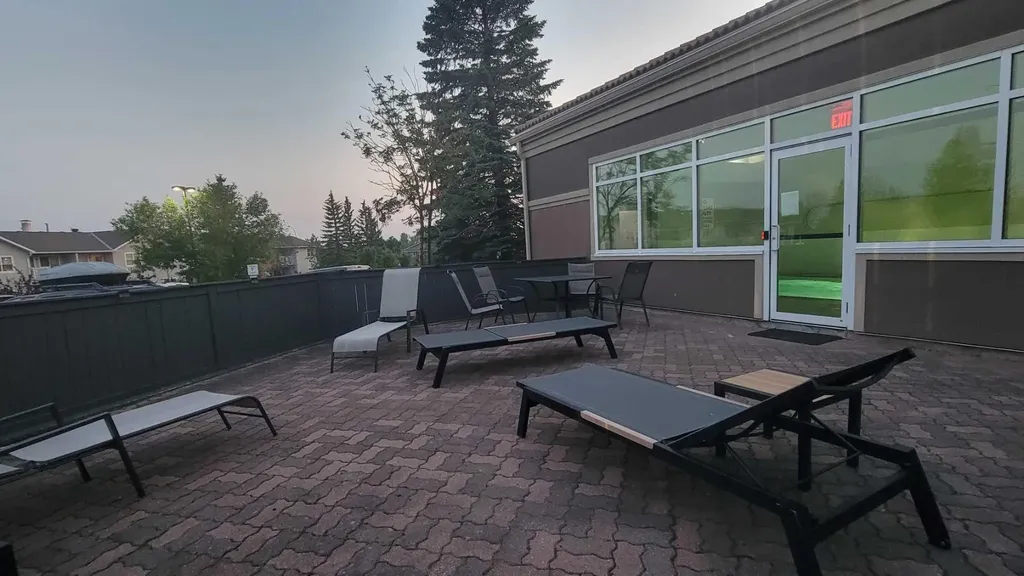 2013 Edenwold Heights NW Calgary AB T3A3Y2