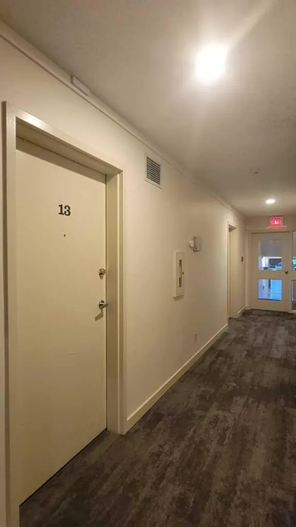 2013 Edenwold Heights NW Calgary AB T3A3Y2