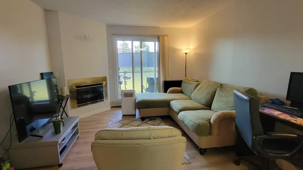 2013 Edenwold Heights NW Calgary AB T3A3Y2
