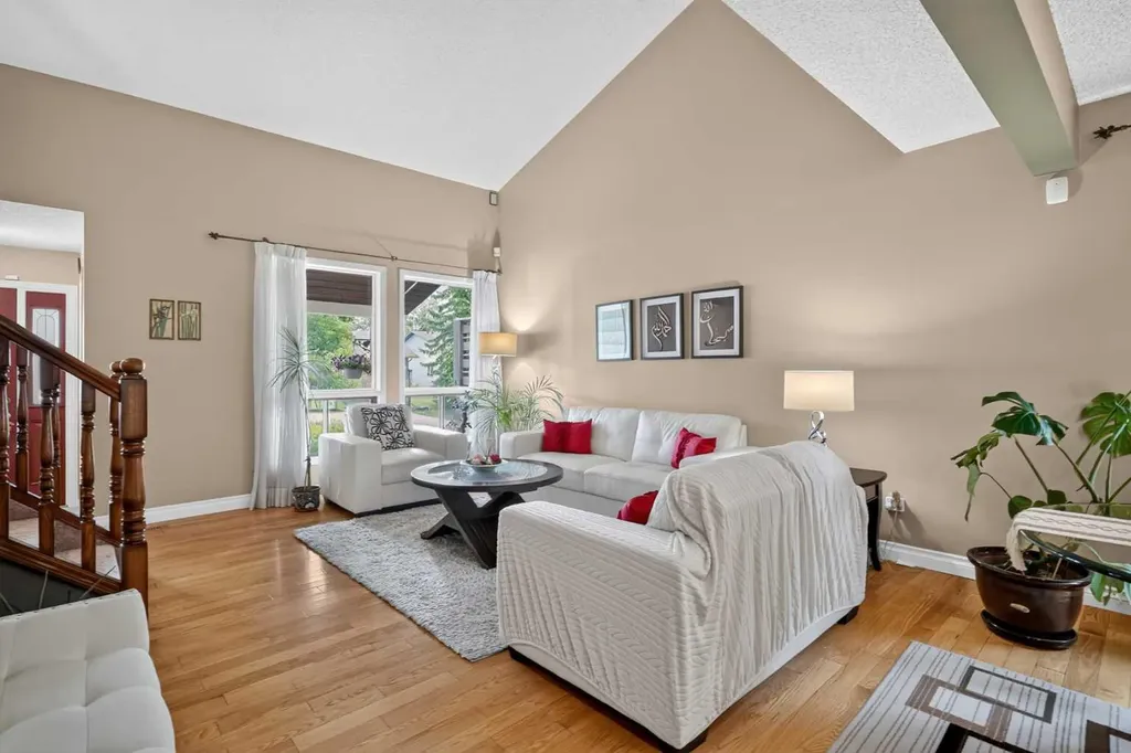 80 Hawkhill Way NW Calgary AB T3G 2V2