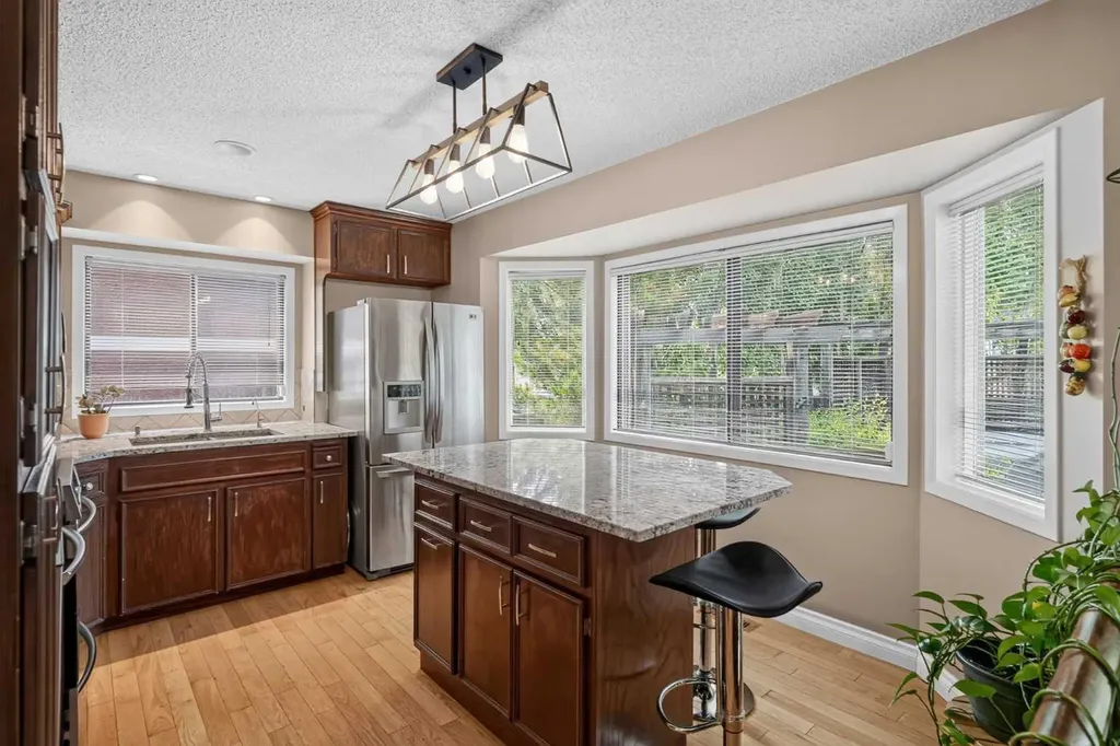 80 Hawkhill Way NW Calgary AB T3G 2V2