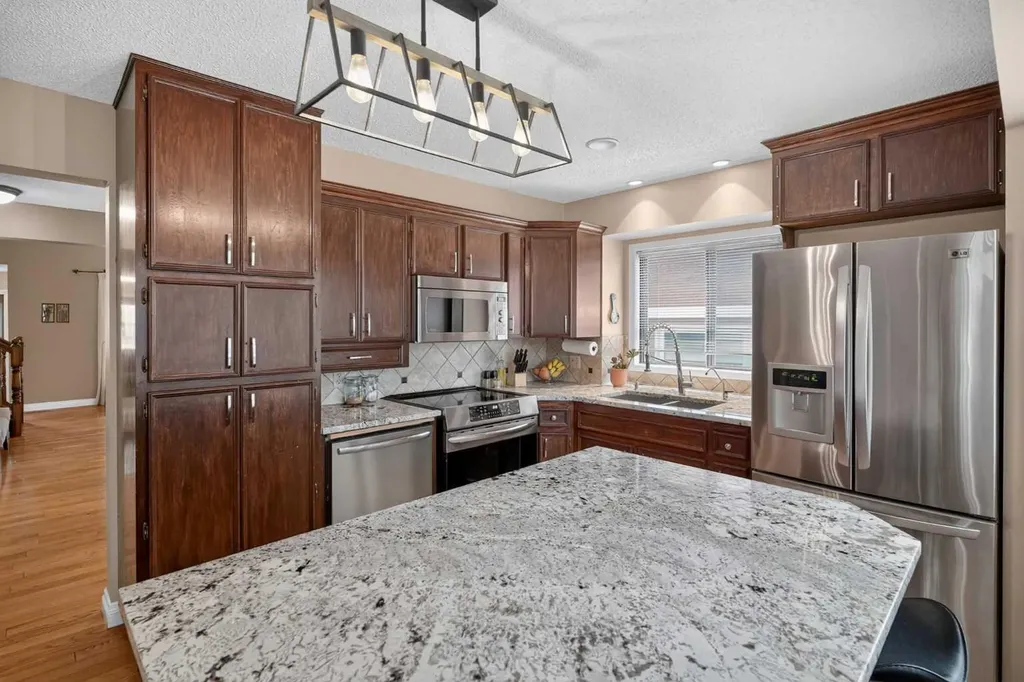 80 Hawkhill Way NW Calgary AB T3G 2V2