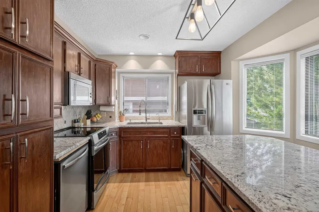 80 Hawkhill Way NW Calgary AB T3G 2V2