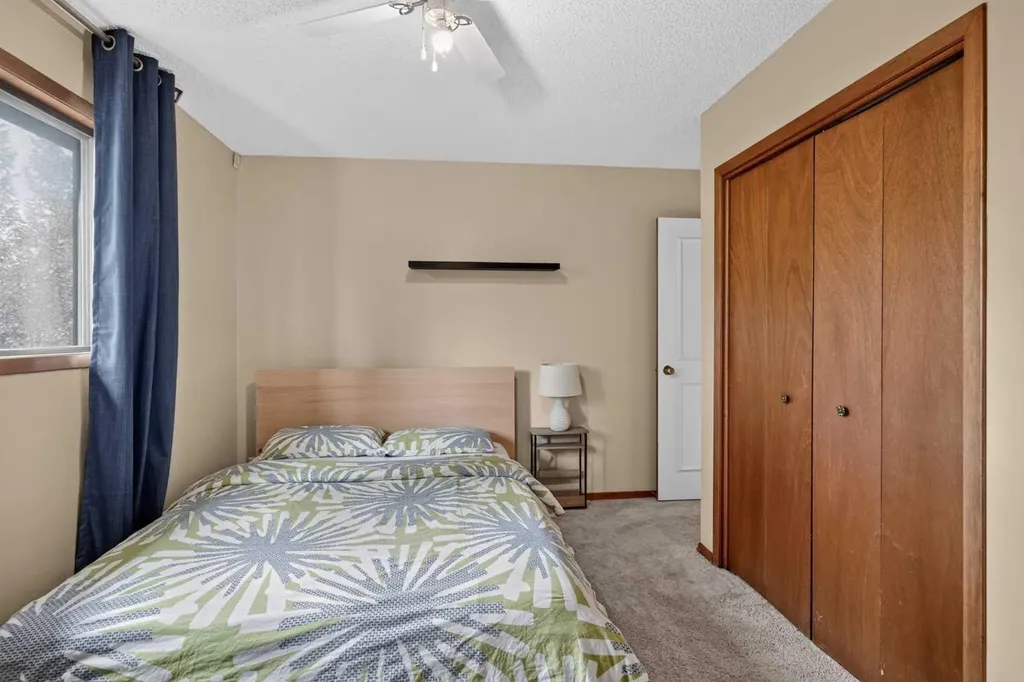 80 Hawkhill Way NW Calgary AB T3G 2V2