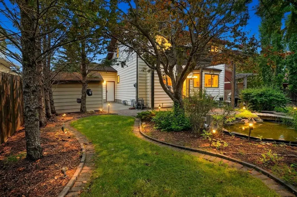 80 Hawkhill Way NW Calgary AB T3G 2V2