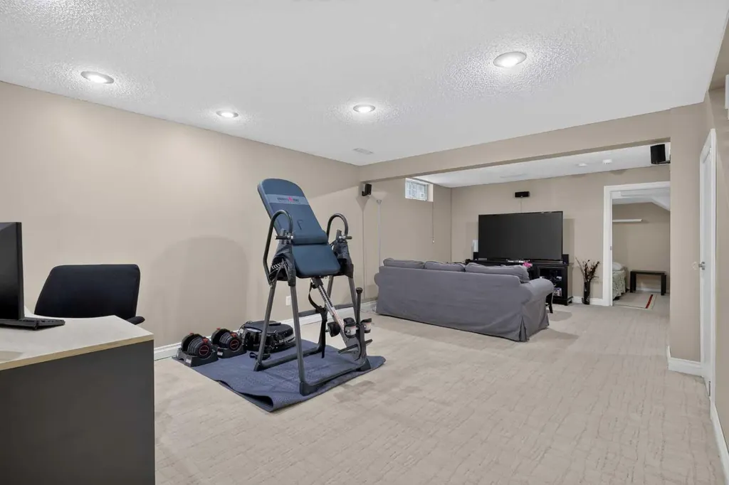 80 Hawkhill Way NW Calgary AB T3G 2V2