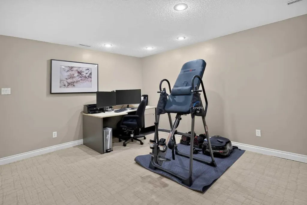 80 Hawkhill Way NW Calgary AB T3G 2V2