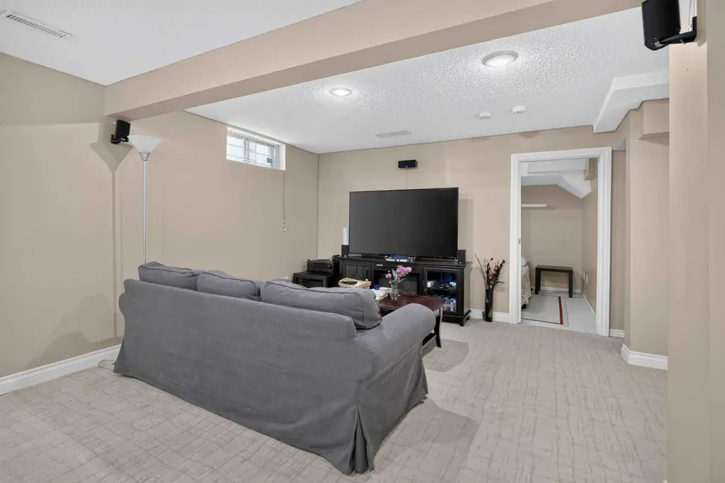 80 Hawkhill Way NW Calgary AB T3G 2V2