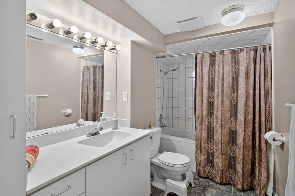 80 Hawkhill Way NW Calgary AB T3G 2V2