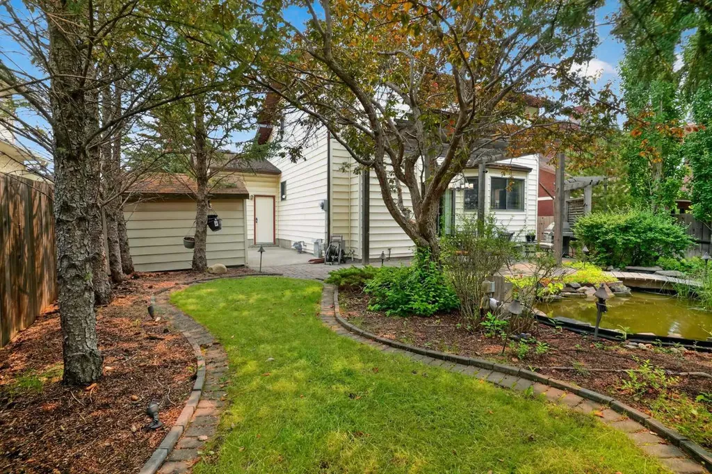 80 Hawkhill Way NW Calgary AB T3G 2V2