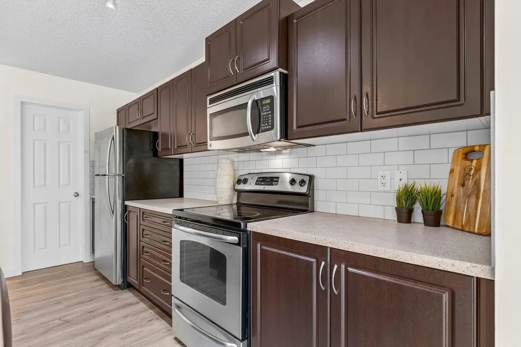 790 River Heights Crescent Cochrane AB T4C 0J4