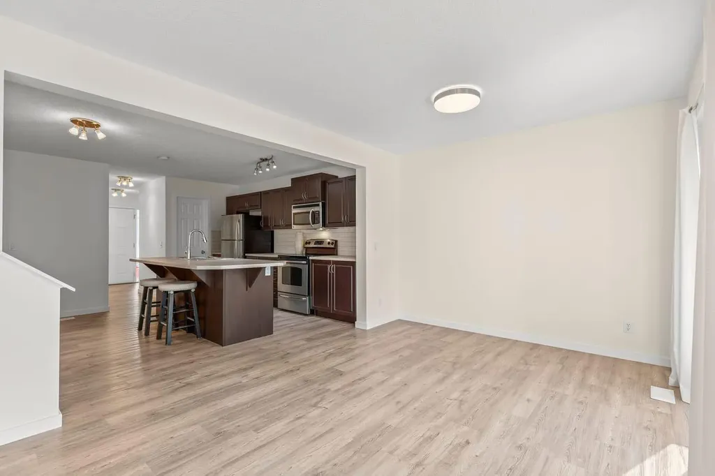 790 River Heights Crescent Cochrane AB T4C 0J4