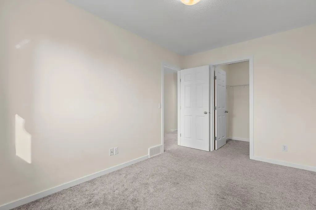 790 River Heights Crescent Cochrane AB T4C 0J4