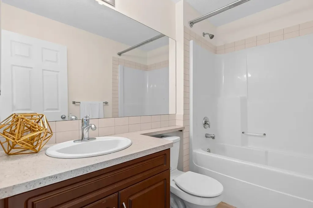 790 River Heights Crescent Cochrane AB T4C 0J4