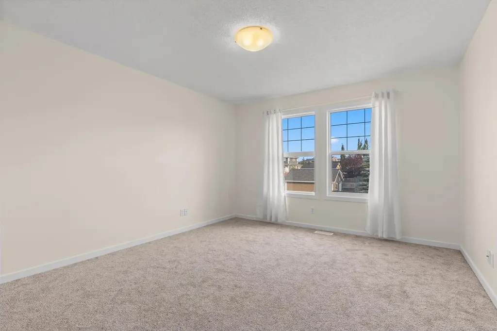 790 River Heights Crescent Cochrane AB T4C 0J4