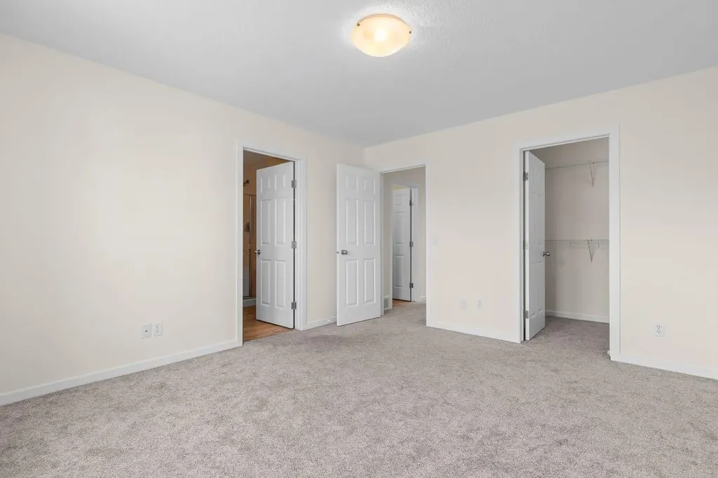 790 River Heights Crescent Cochrane AB T4C 0J4