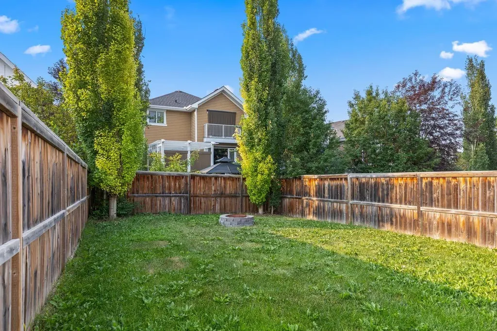 790 River Heights Crescent Cochrane AB T4C 0J4