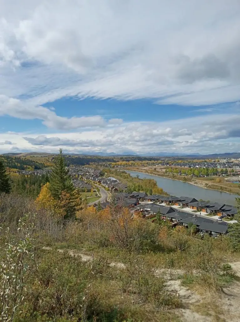 790 River Heights Crescent Cochrane AB T4C 0J4