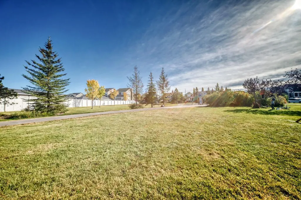 790 River Heights Crescent Cochrane AB T4C 0J4
