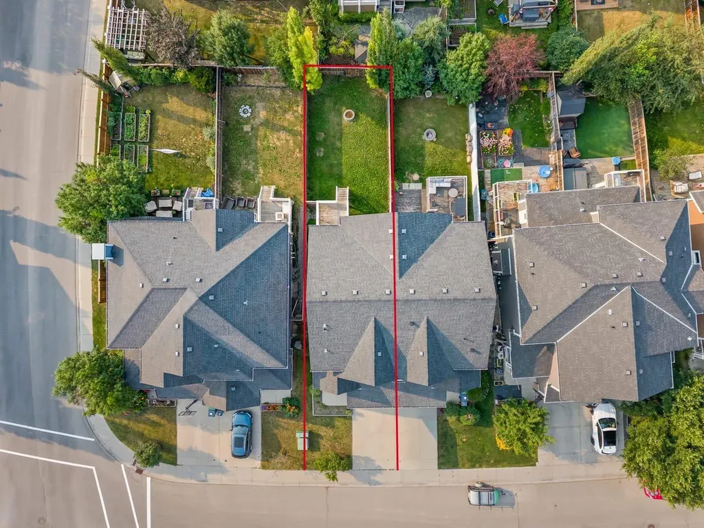 790 River Heights Crescent Cochrane AB T4C 0J4