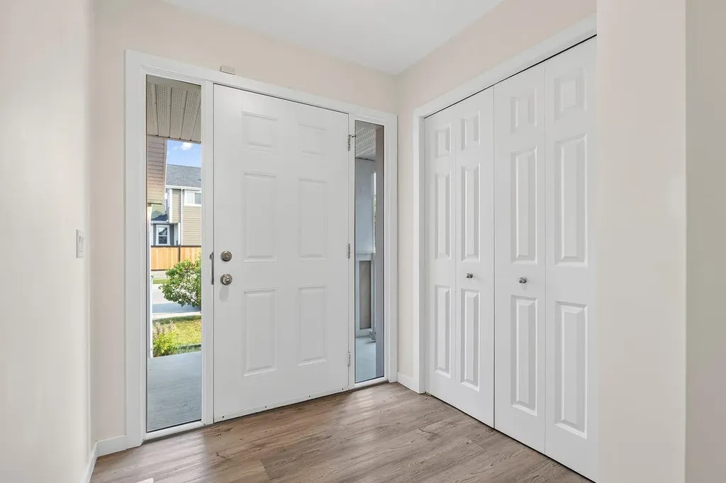 790 River Heights Crescent Cochrane AB T4C 0J4