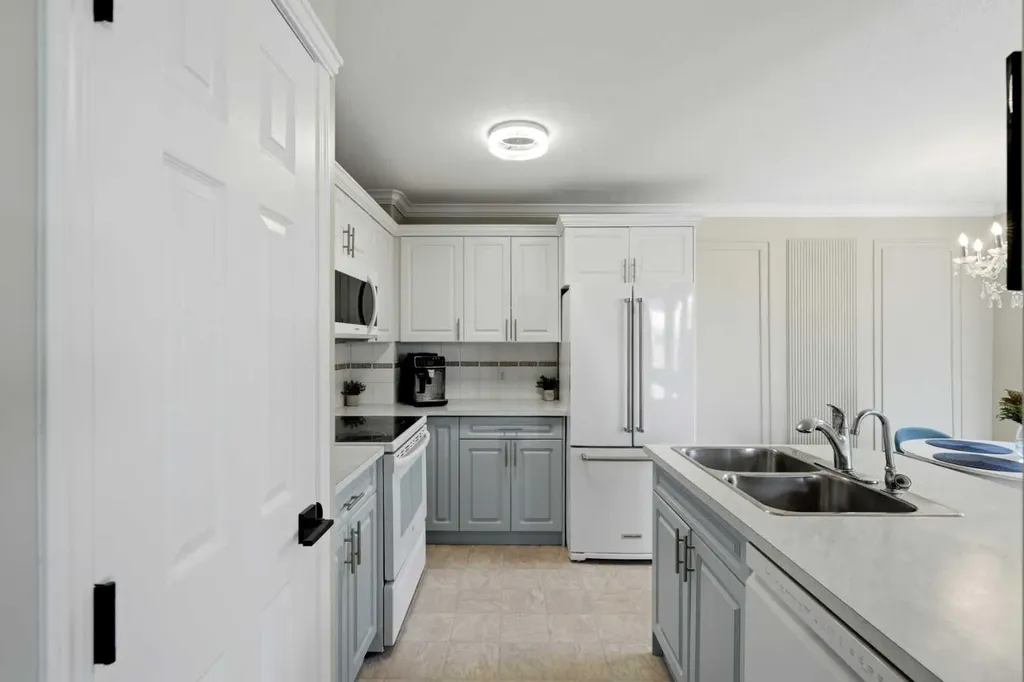 15 Silver Springs Way NW Airdrie AB T4B2W1