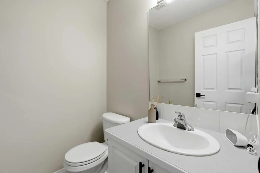 15 Silver Springs Way NW Airdrie AB T4B2W1
