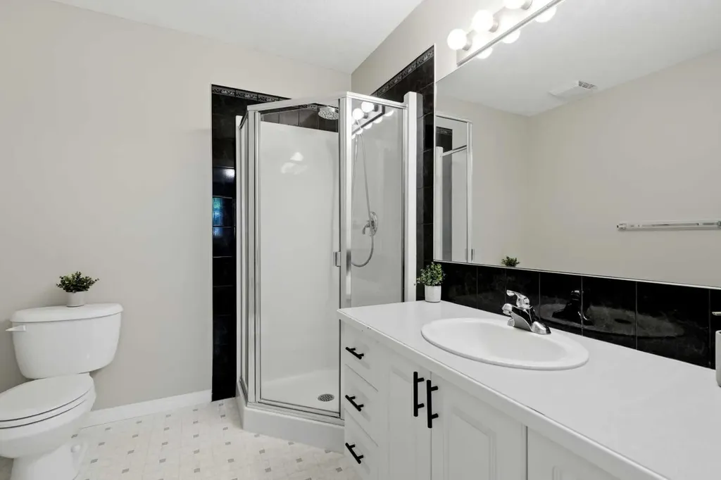 15 Silver Springs Way NW Airdrie AB T4B2W1