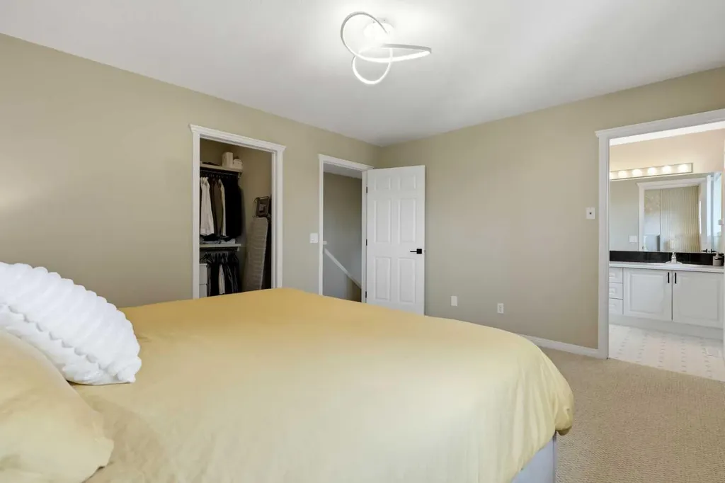 15 Silver Springs Way NW Airdrie AB T4B2W1