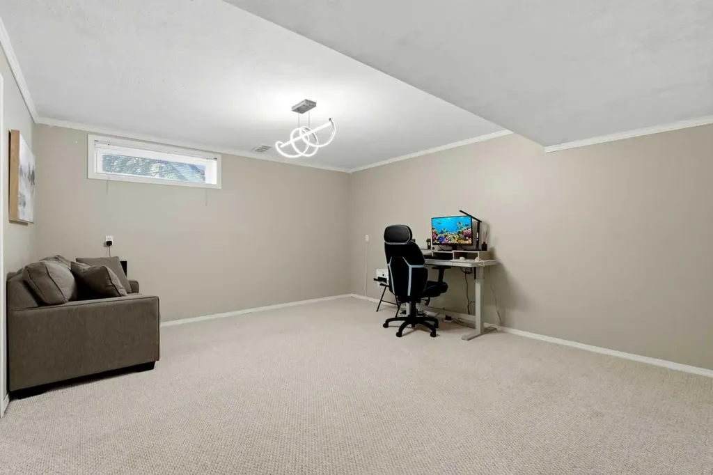 15 Silver Springs Way NW Airdrie AB T4B2W1