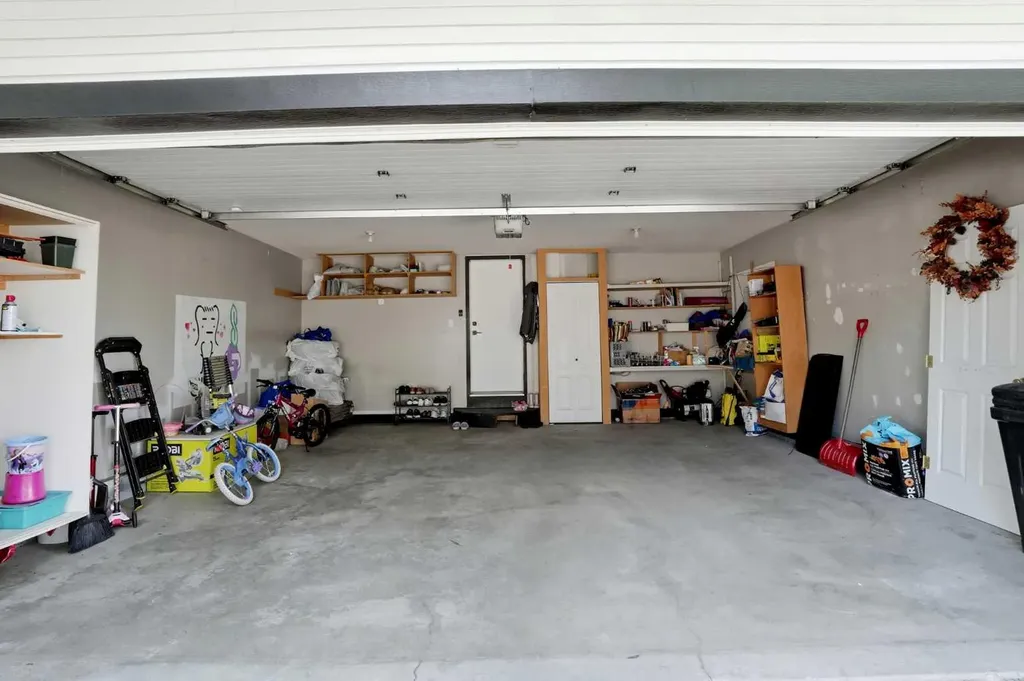 15 Silver Springs Way NW Airdrie AB T4B2W1