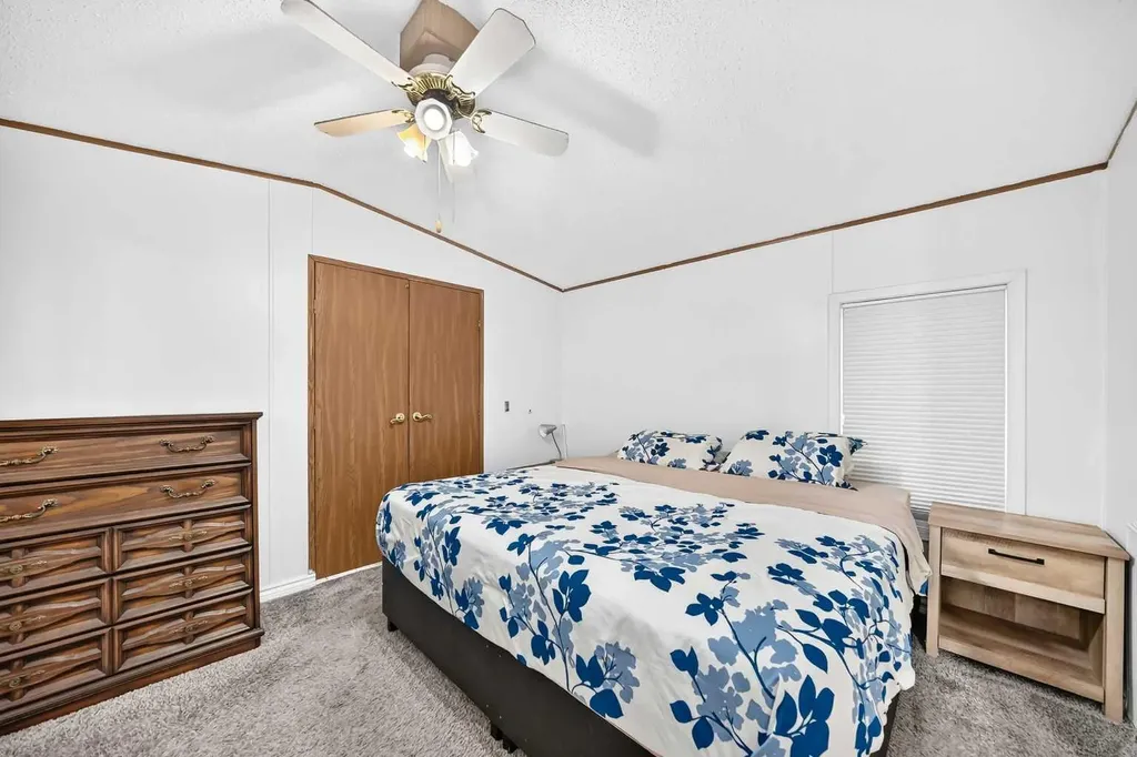 3223 83 Street NW Calgary AB T3B 5P1